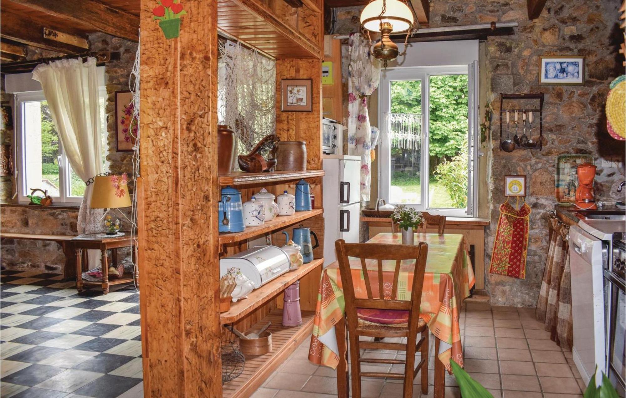 Lovely Home In Le Faouet With Kitchen エクステリア 写真