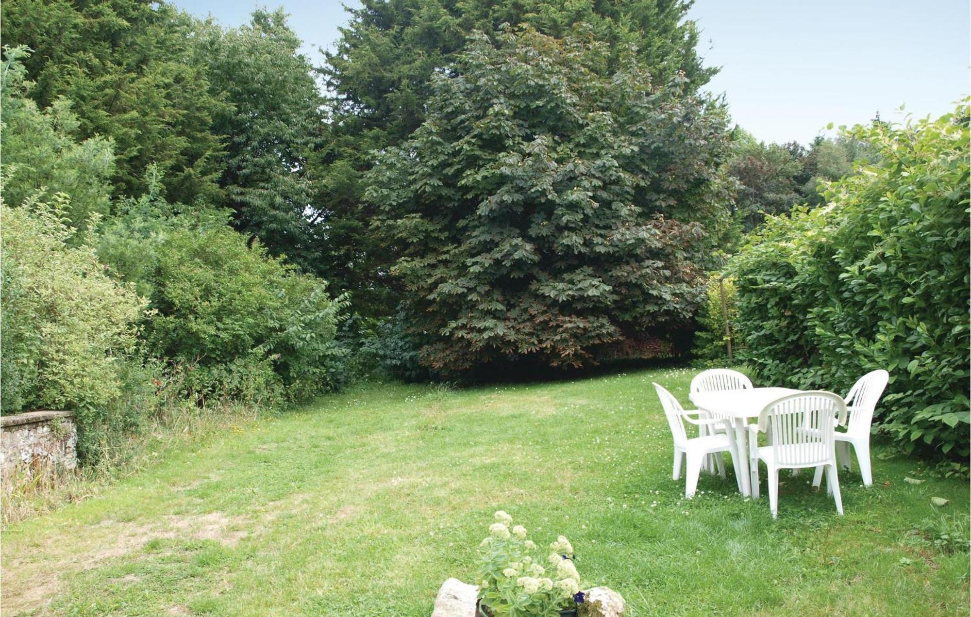 Lovely Home In Le Faouet With Kitchen エクステリア 写真